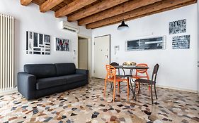 Lovely Apartment In Vicenza